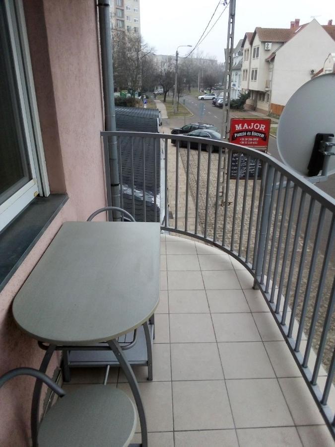 Major Street Apartman Apartment ไฮจ์ดุสโซบอสโล ภายนอก รูปภาพ