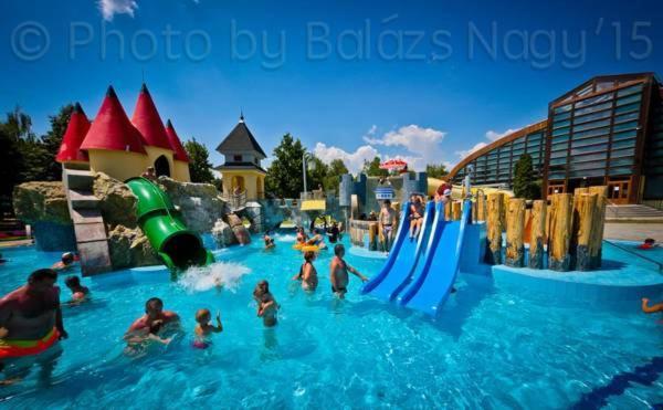 Major Street Apartman Apartment ไฮจ์ดุสโซบอสโล ภายนอก รูปภาพ